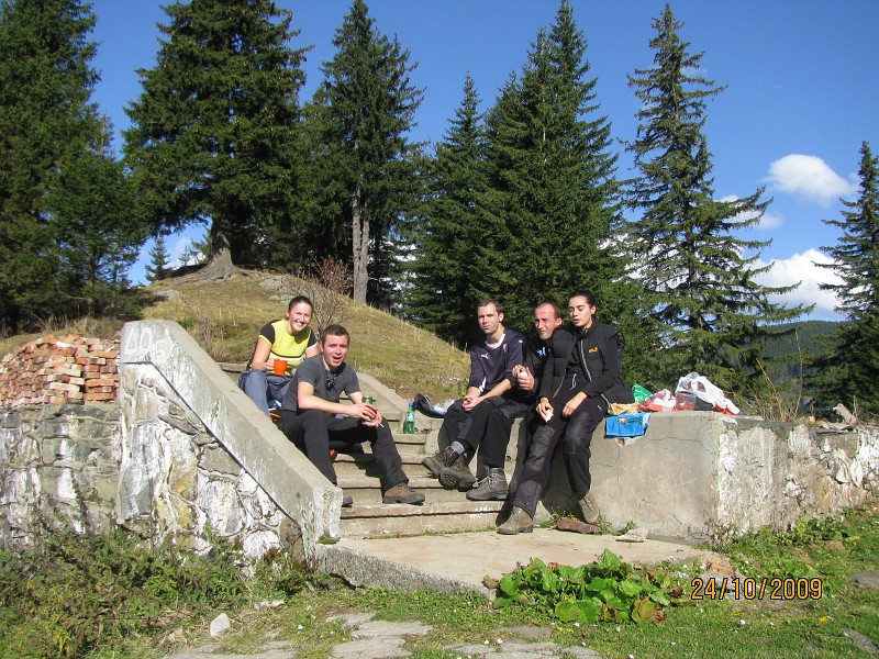 ramasitele_fostei_cabane_Suru.JPG